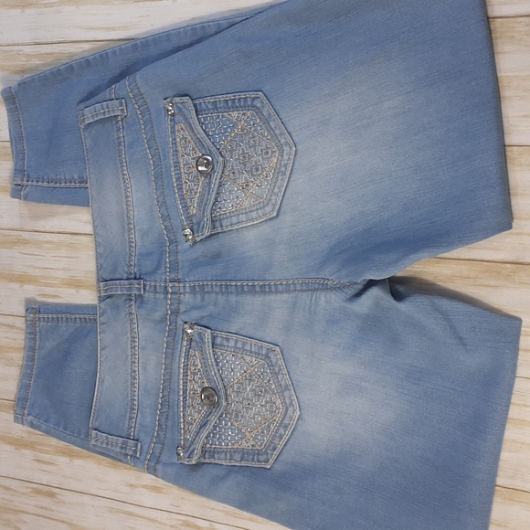 One5One Mid-Rise Button Back Pockets Light Blue Jeans Size 8 - Picture 2 of 16
